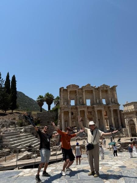 The Ultimate One-Day Challenge: Experiencing Ephesus and Pamukkale in a Single Private Tour
